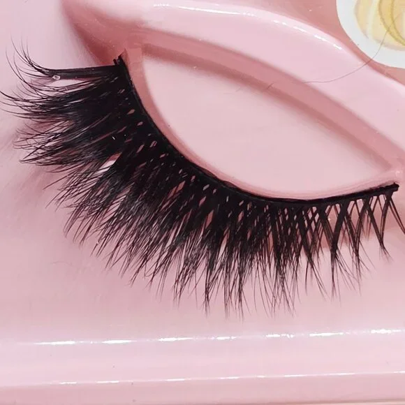 NEW VELEASHA CAT EYE FAUX MINK EYELASHES 5 PAIRS REUSABLE (CHARMING) - Picture 6 of 9